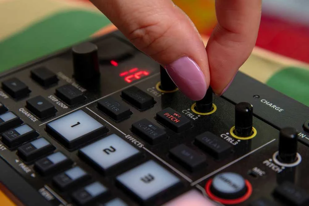 Roland AIRA Compact P-6 Creative Sampler