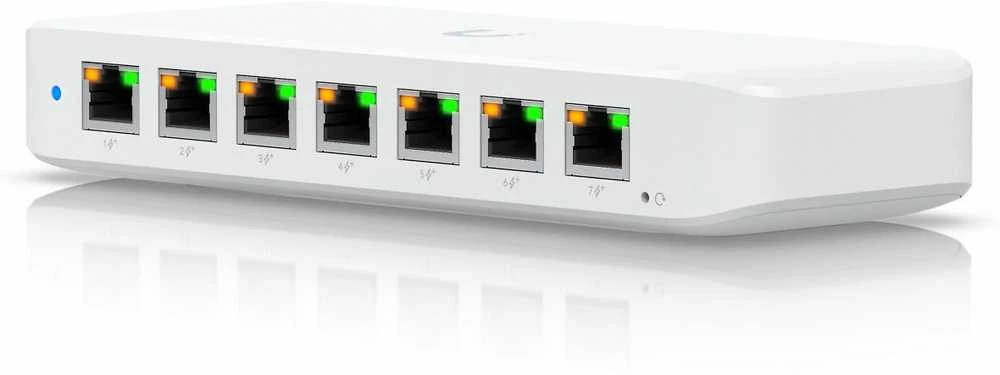 Šakotuvas Ubiquiti | Komutatorius | USW-Ultra | Valdomas L2 | Montuojamas į lentyną | Gigabito Ethernet (varinis) jungčių kiekis: 8 | PoE/PoE+ jungčių kiekis: 7