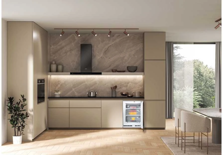 Whirlpool Šaldiklis Montuojama WBUFZ011
