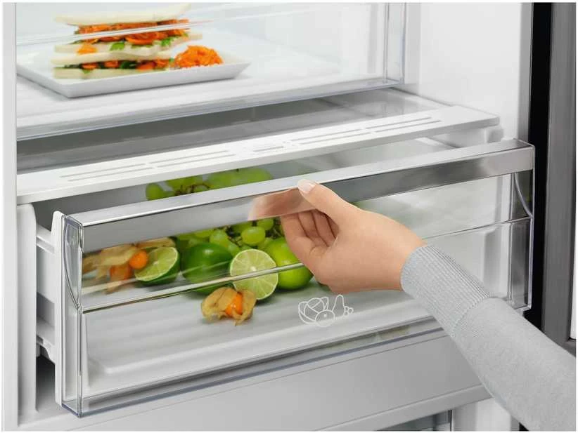 Šaldytuvas Electrolux ENC4ME33W jääkaappipakastin, valkoinen