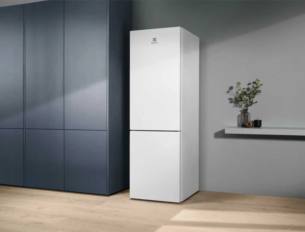 Šaldytuvas Electrolux LNT6ME32W2 600-sarjan jääkaappipakastin, valkoinen