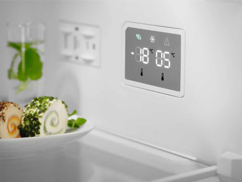 Šaldytuvas Electrolux LNT6ME36W2 jääkaappipakastin, valkoinen, 2m