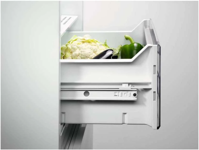 Šaldytuvas Electrolux LNT8MB36B jääkaappipakastin, musta teräs, 2m