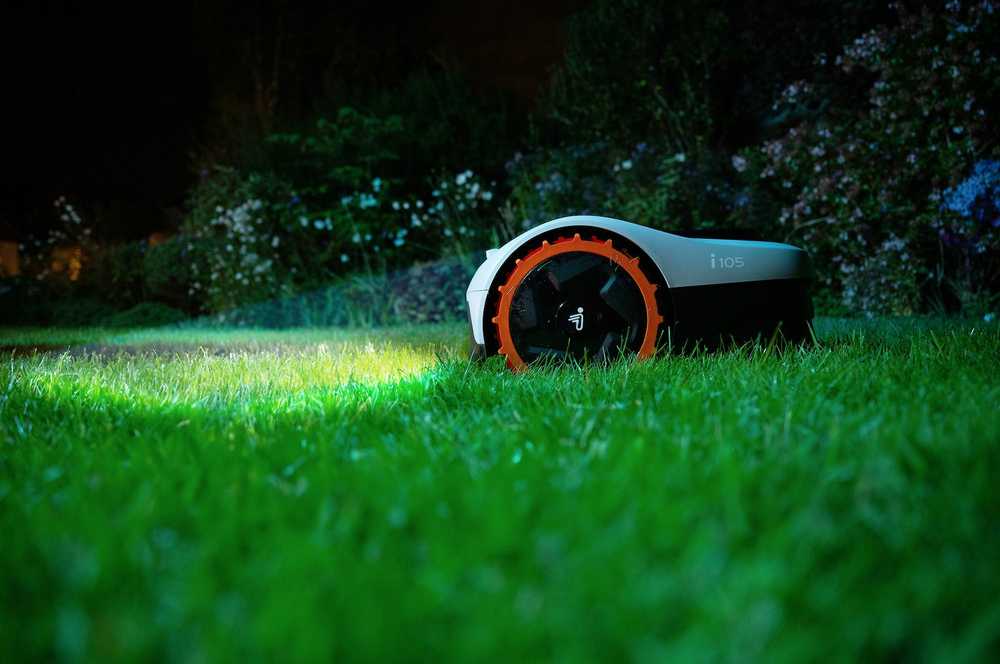 Segway Navimow i105E Belaidis vejos pjovimo robotas skirtas iki 500 m² vejai