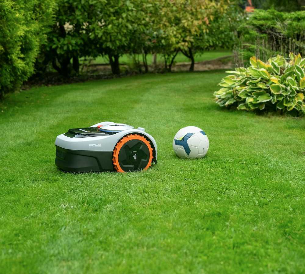 Segway Navimow i105E Belaidis vejos pjovimo robotas skirtas iki 500 m² vejai