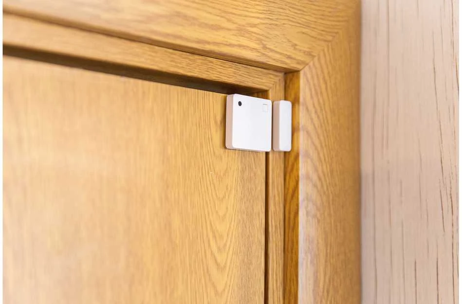 Shelly Blu durų ir langų atidarymo jutiklis – Bluetooth – rudas