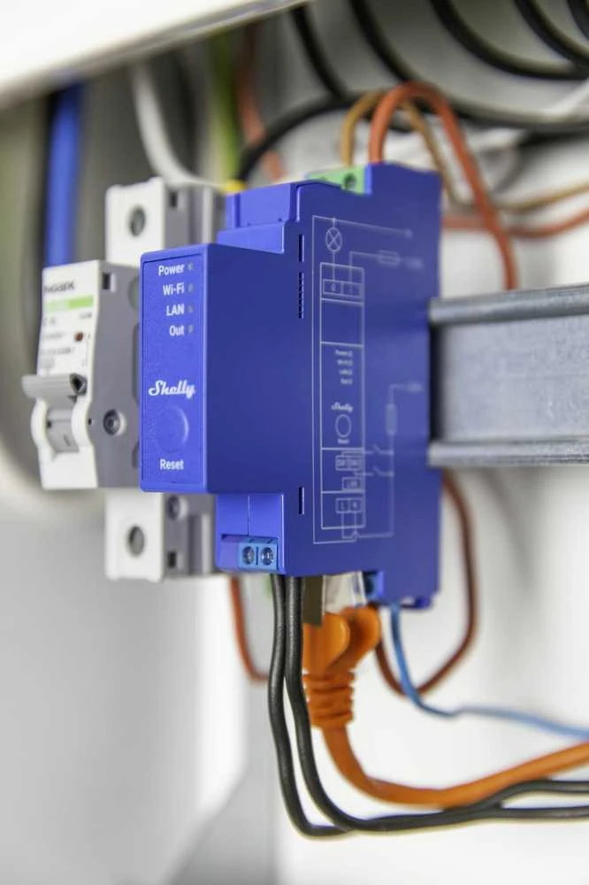 Shelly PRO 1 išmanioji 1 kanalo relė valdoma Wifi LAN ar Bluetooth montuojama ant DIN bėgelio