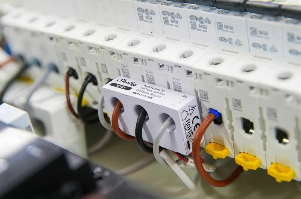 Shelly PRO 3EM-3CT63 elektros sąnaudų skaitiklis