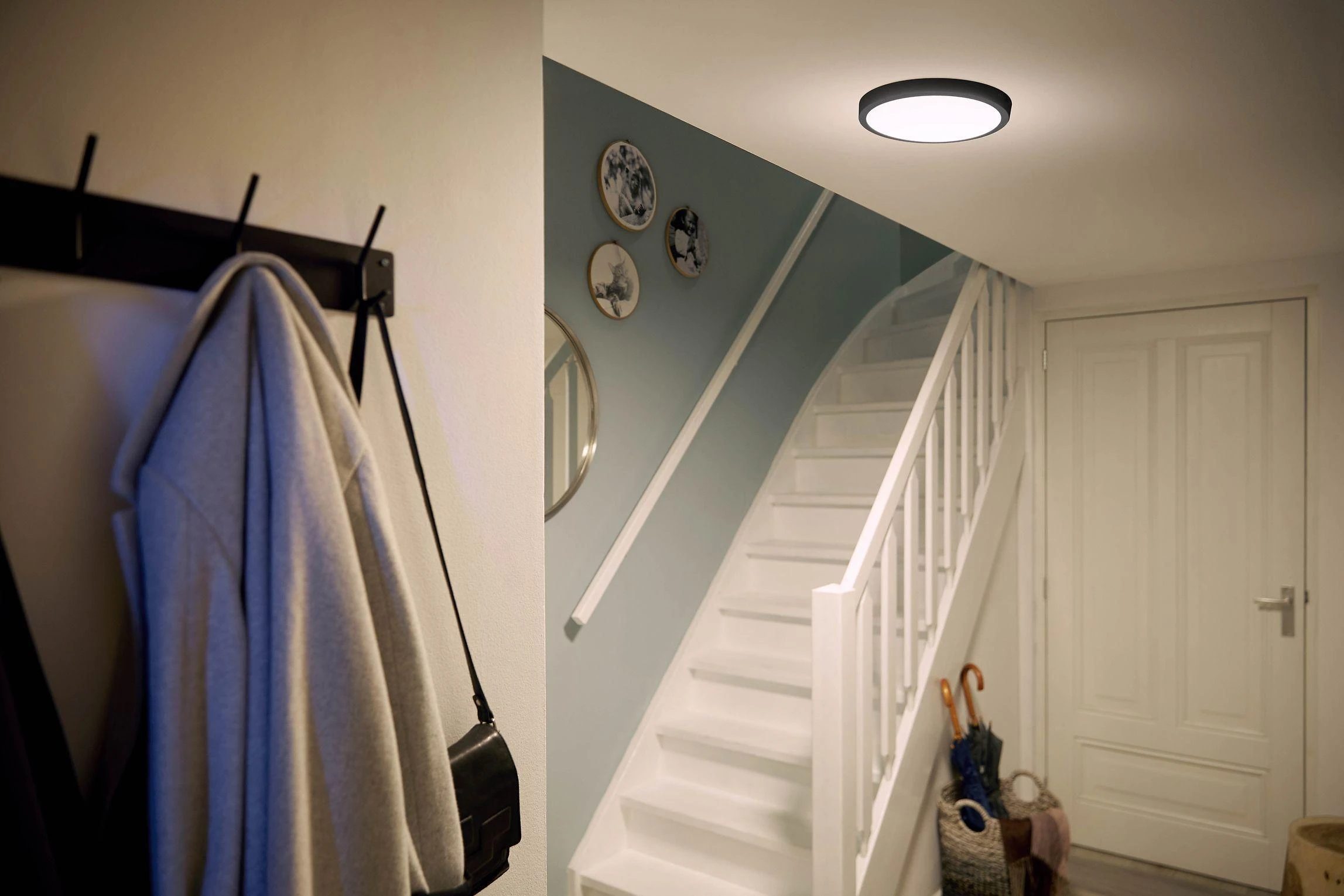 Sieninis šviestuvas Philips 12W LED lubinis šviestuvas MAGNEOS, juodas, 2700K