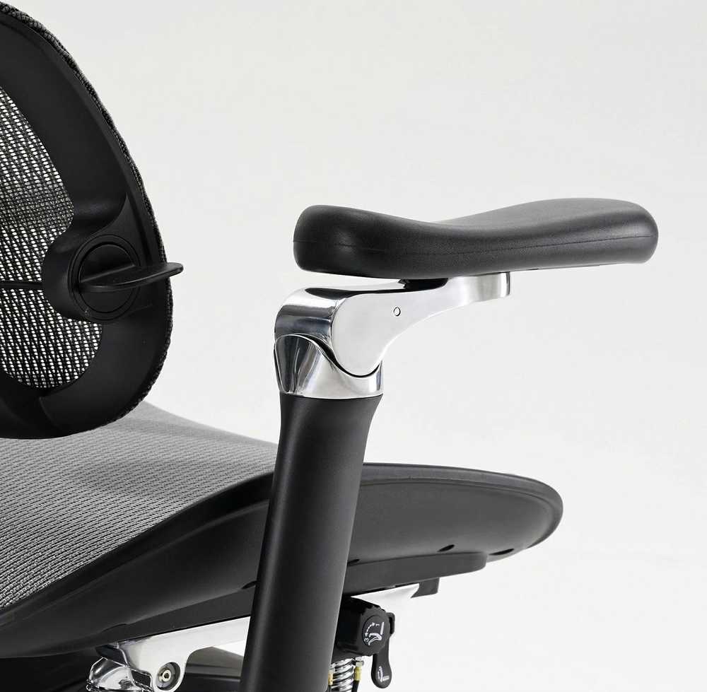 Sihoo Doro S300 -ergonominen toimistotuoli jalkatuella, musta