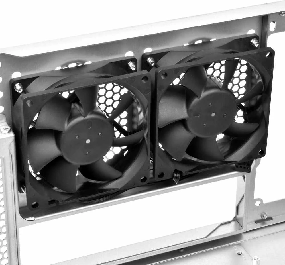 „SilverStone SST-RM44 Rackmount“ serveris – 4U