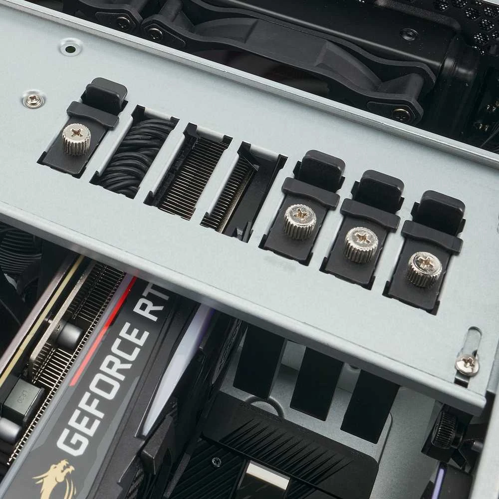 „SilverStone SST-RM44 Rackmount“ serveris – 4U
