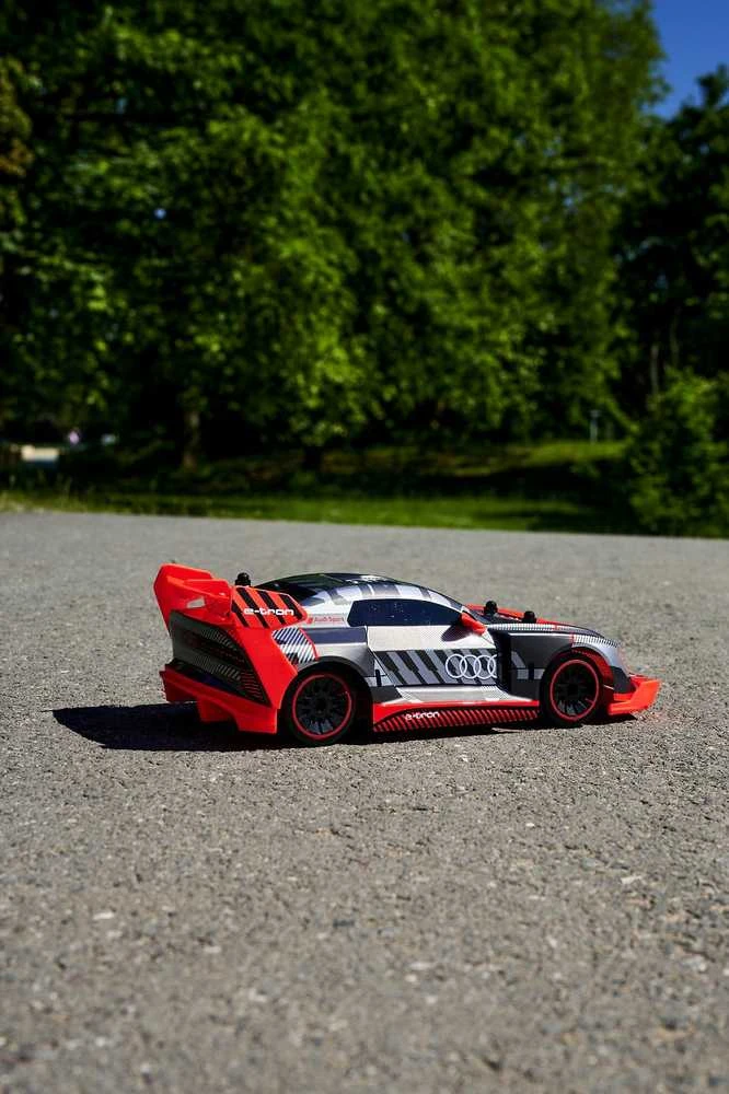 Dickie Dickie RC Audi S1 E-Tron Quattro 2,4 GHz, 1:16 201106011
