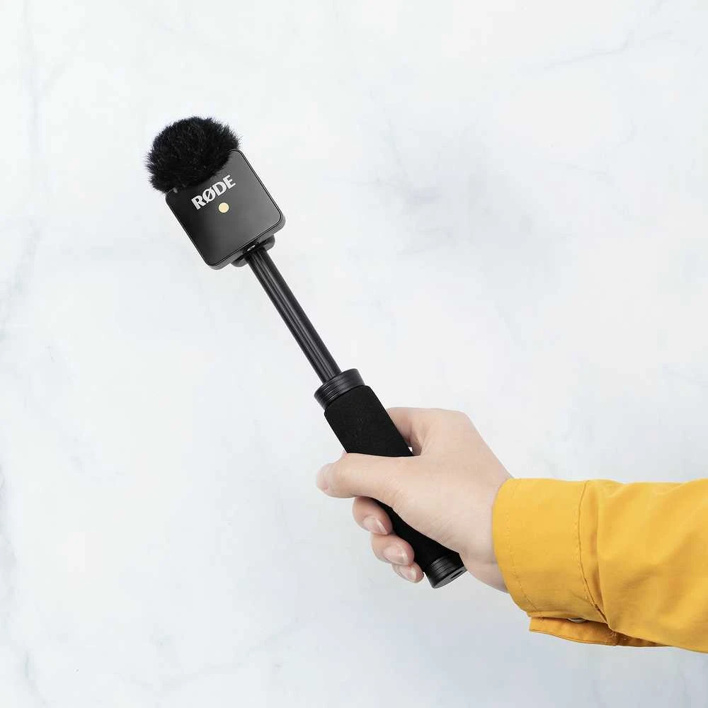 „SmallRig 3182 Rode Wireless Go“ rankena interviu