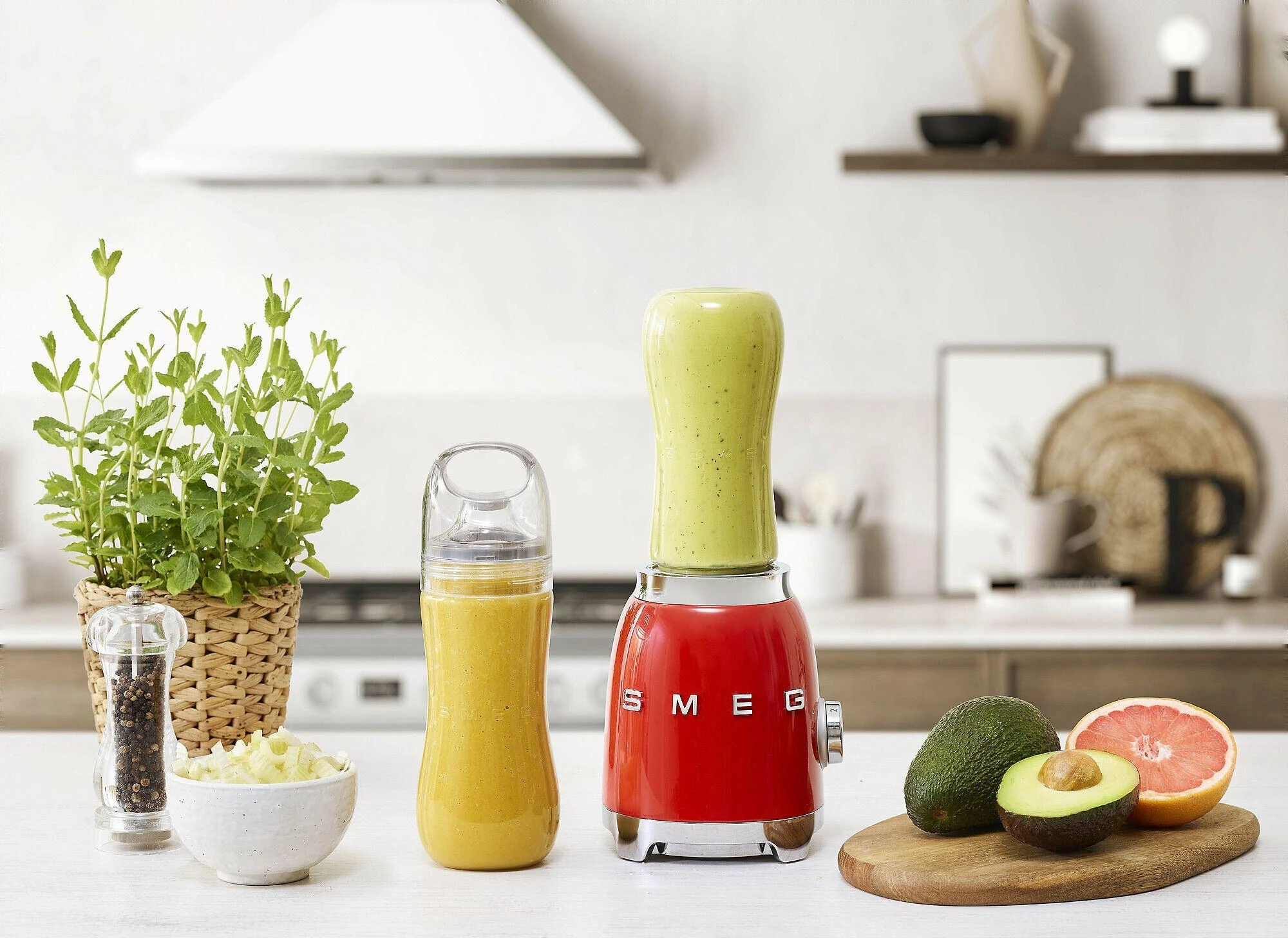Blenderis - SMEG PBF01RDEU Kompaktiškas Asmeninis 2-greitis Dvigubas Peilis Raudonas