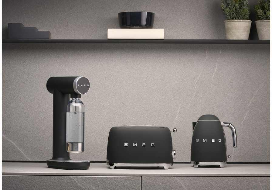 Smeg SKC01BLM saturator Plastik Juodas