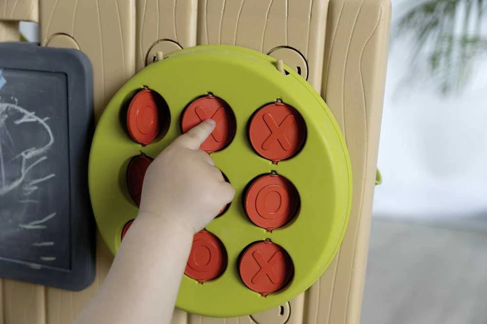 Smoby dvigubos rūšies veiklos siena - Montessori manipuliacija