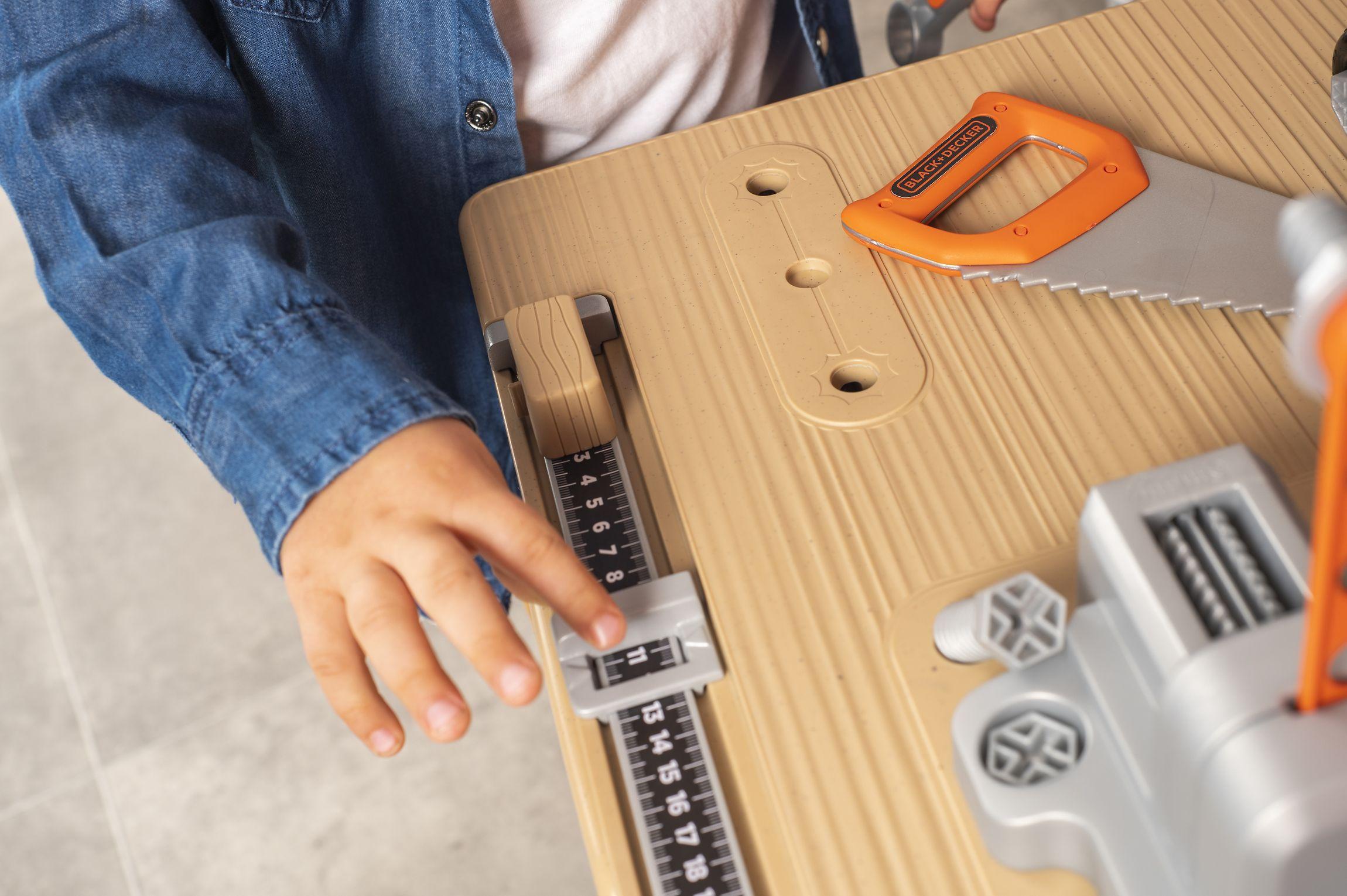 Black & Decker Smoby Profesinis žaidimų dirbtuvėlių rinkinys su įrankiais ir pjūklu