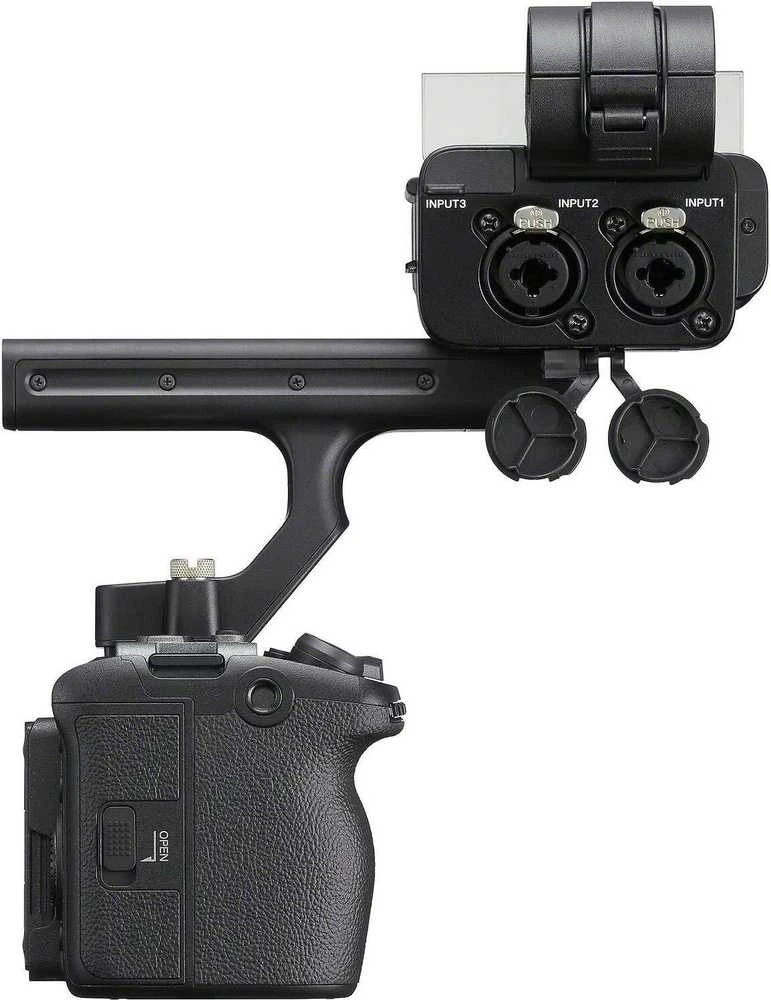 Sony FX30 su XLR rankena