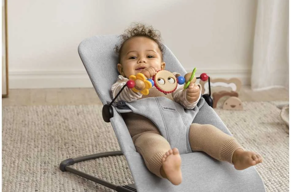 BABYBJORN žaislas medinis gultukui Googly eyes 080500