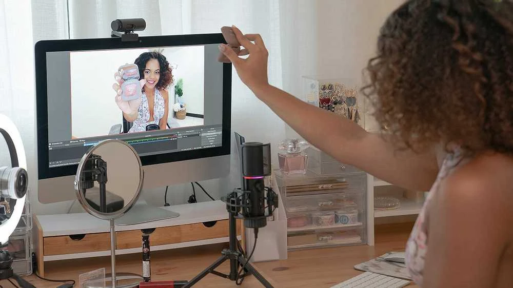„Streamplify CAM“ srautinio perdavimo internetinė kamera, „Full HD“, 60 Hz – juodos spalvos