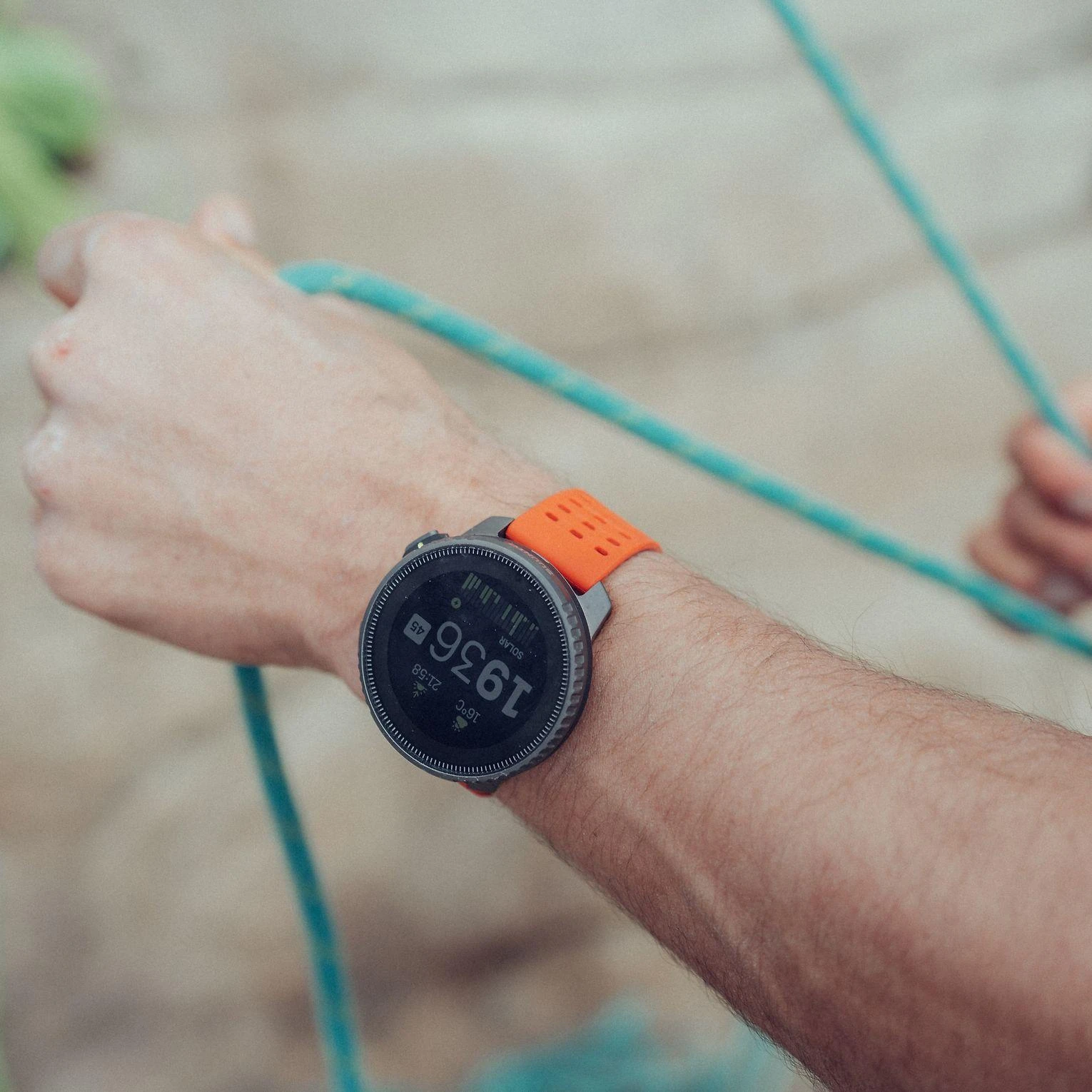Išmanusis laikrodis Suunto Vertical Titanium Solar Canyon, Titano spalvos korpusas su oranžinės spalvos dirželiu