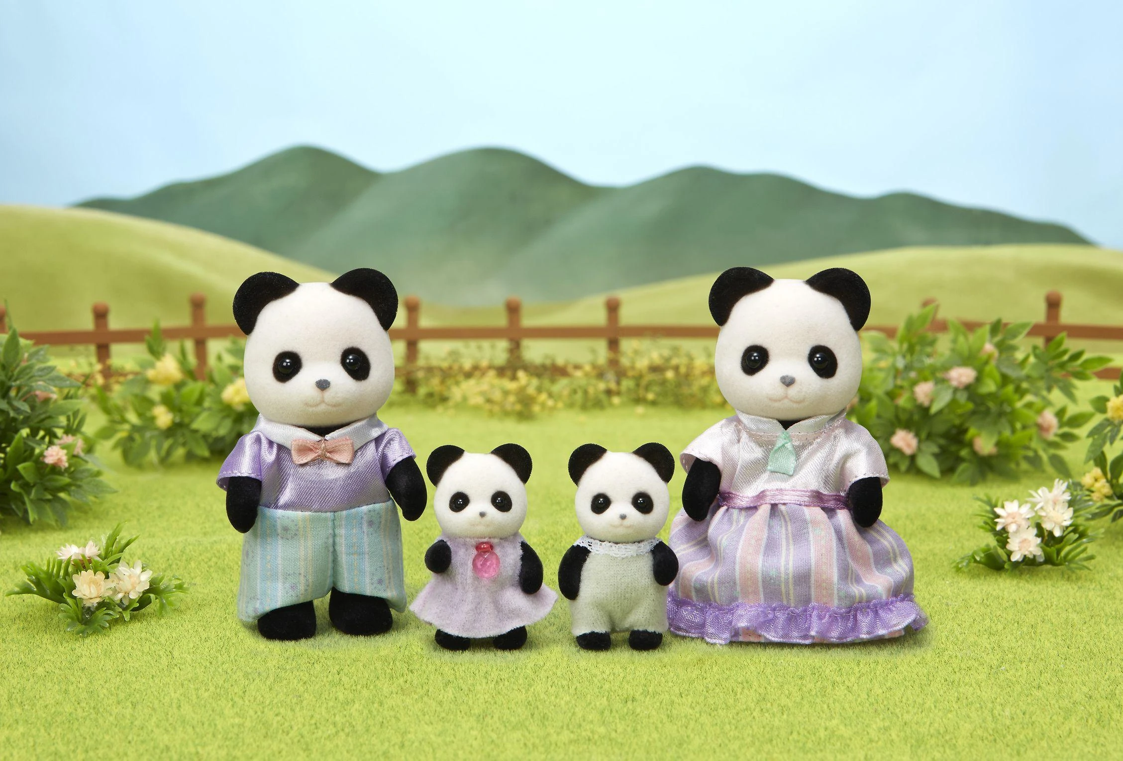 Sylvanian Families Pandų Pookie šeimynėlė aprašymas - Prekės nuotrauka