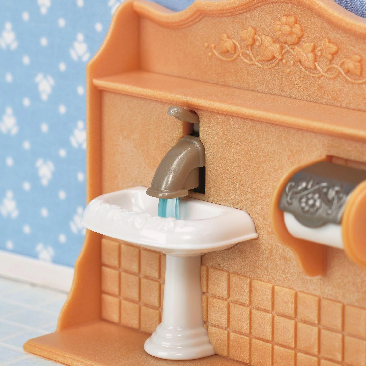 „Sylvanian Families“ – žaismingas pradedančiųjų baldų komplektas (5449)
