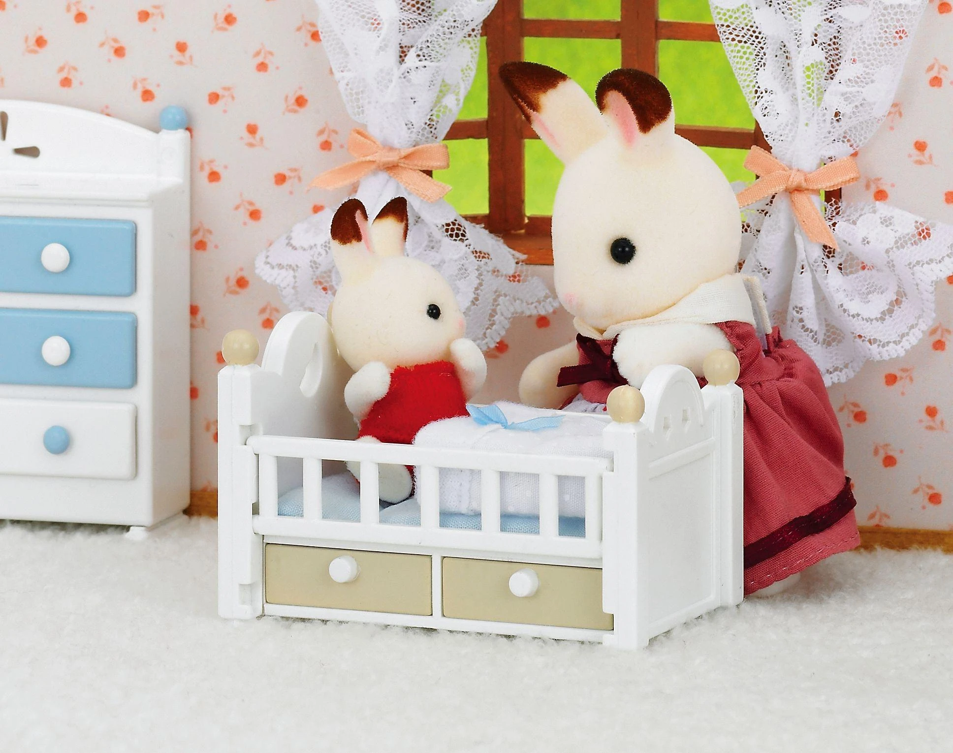 Sylvanian Families Mažasis triušiukas ir lovytė