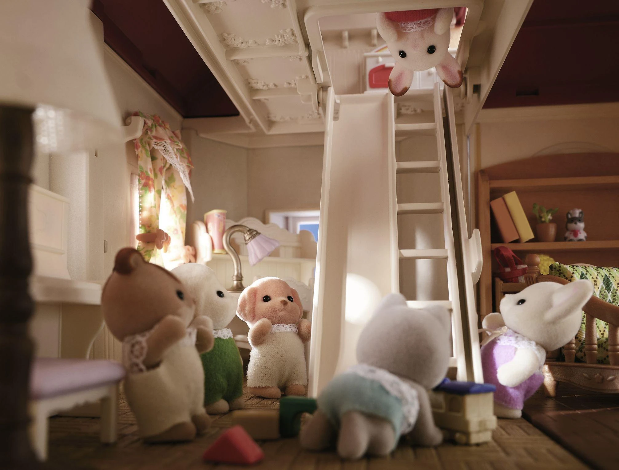 Sylvanian Families Kaimo namas su raudonu stogu