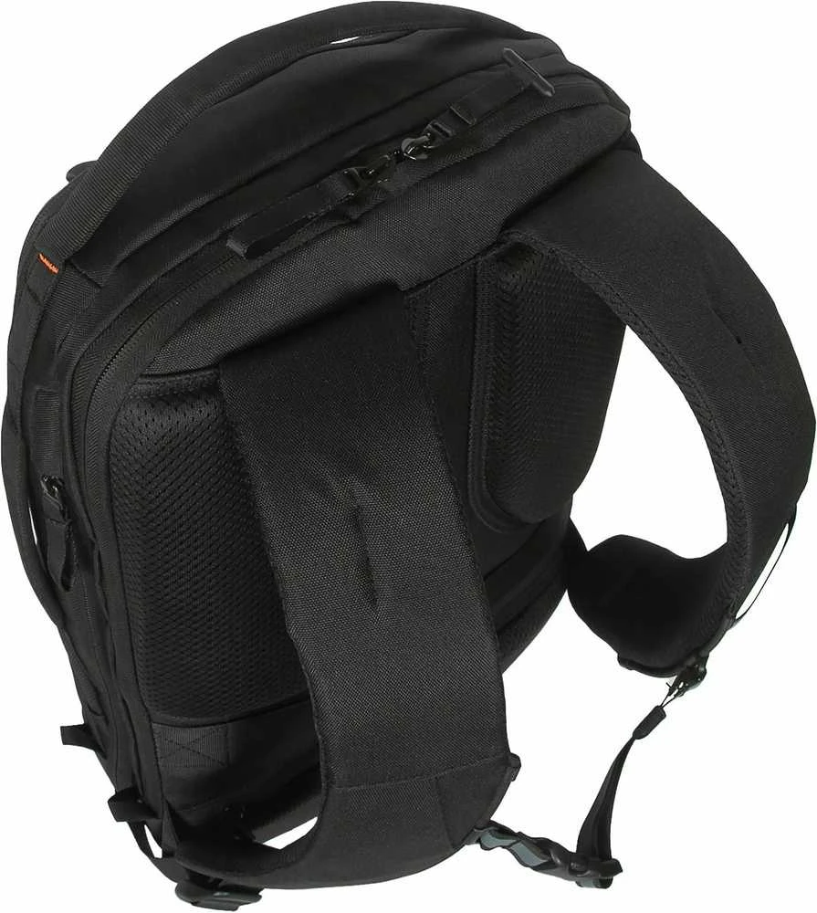 TARGUS COMMUTER BACKPACK