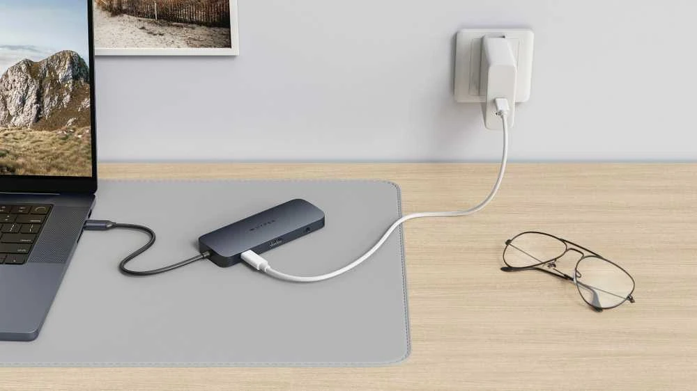 HyperDrive Next USB-C-Hubi, 10 porttia, muistikortinlukijat, keskiyön sininen