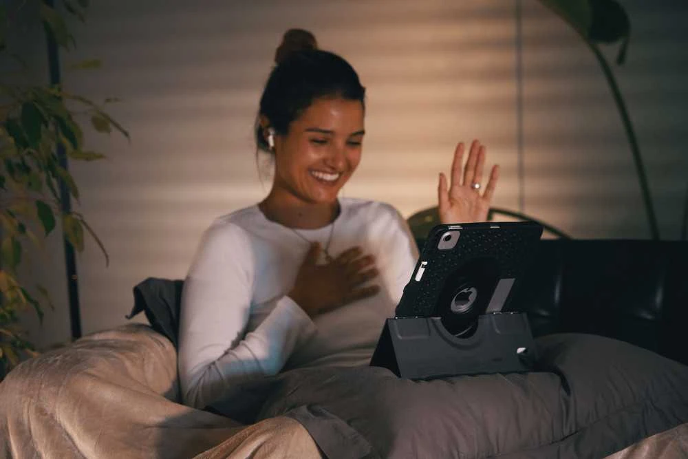 TARGUS® VERSAVU® BLUETOOTH® KLAVIATŪROS DĖKLAS, SKIRTAS „IPAD PRO®“ 13 COLIŲ (M4) (ŠIAURĖS ŠALIMS)
