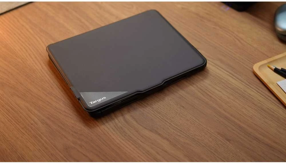 TARGUS® VERSAVU® BLUETOOTH® KLAVIATŪROS DĖKLAS, SKIRTAS „IPAD PRO®“ 13 COLIŲ (M4) (ŠIAURĖS ŠALIMS)