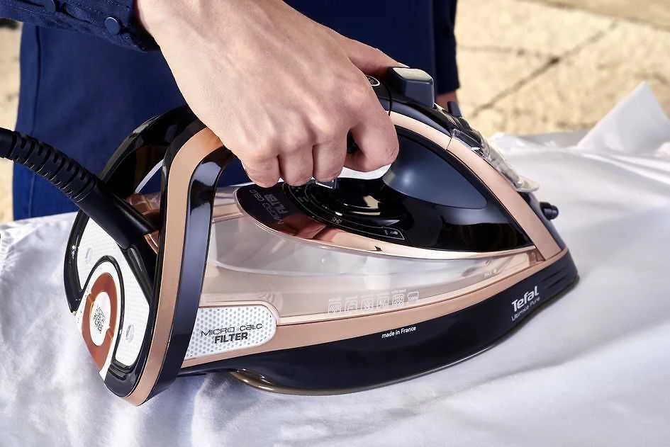 Garų lygintuvas Tefal Ultimate Pure FV9845E0 | 3200 W | Vandens talpa 350 ml | Juogas/rausvai auksinis
