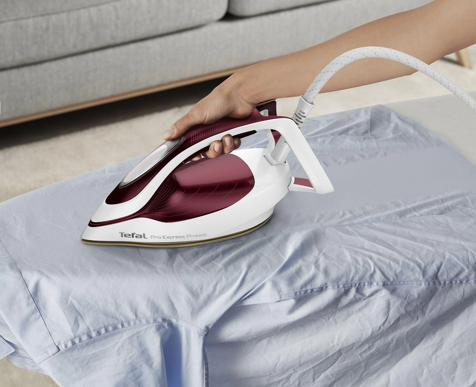 TEFAL | Lyginimo sistema Pro Express Protect | GV9220E0 | 2600 W | 1,8 l | Automatinis išjungimas | Vertikali garų funkcija | Kalkių valymo funkcija | Raudona