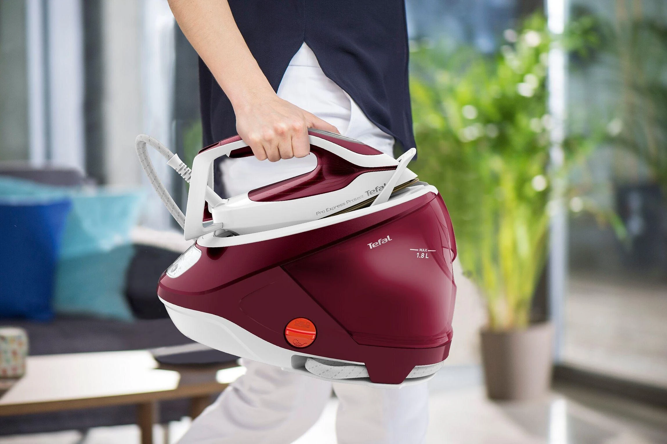 TEFAL | Lyginimo sistema Pro Express Protect | GV9220E0 | 2600 W | 1,8 l | Automatinis išjungimas | Vertikali garų funkcija | Kalkių valymo funkcija | Raudona
