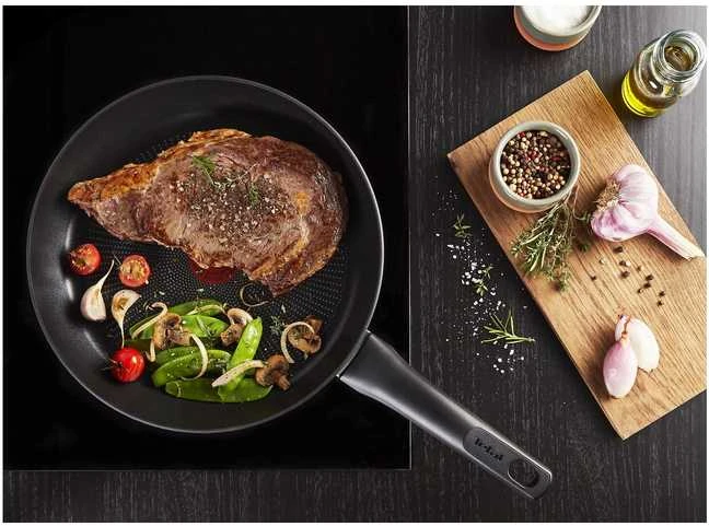 Tefal Ultimate -paistinpannu 24 cm, musta