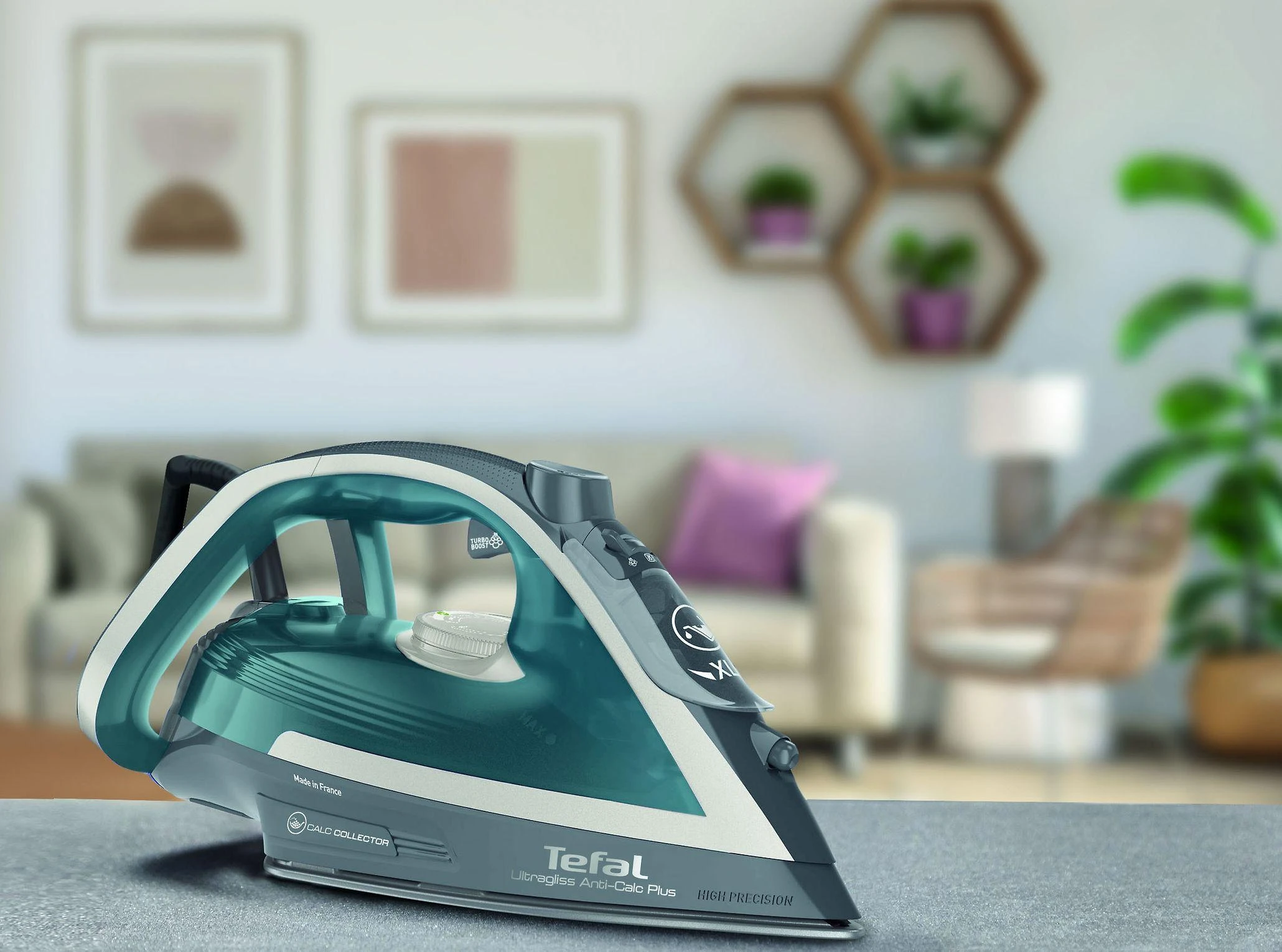TEFAL | Garų lygintuvas | Ultragliss Plus FV6842 | Garų lygintuvas | 2800 W | Continuous steam 50 g/min | Steam boost performance 260 g/min