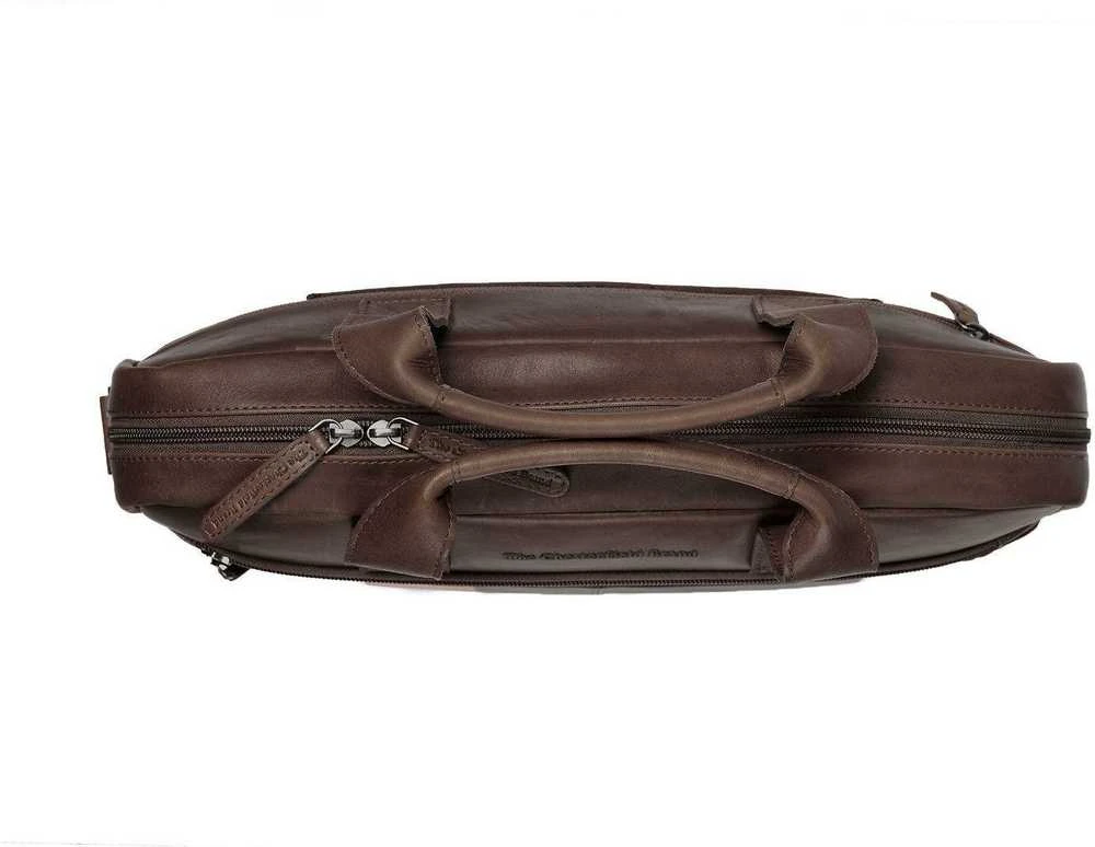 The Chesterfield Brand Calvi -tietokonelaukku 15,6 kannettavalle tietokoneelle, ruskea