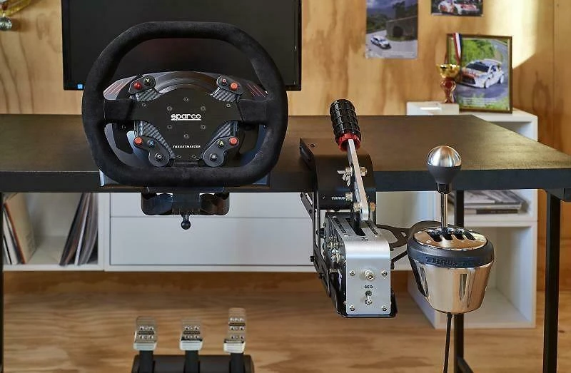 „Thrustmaster“ | Lenktynių spaustukas