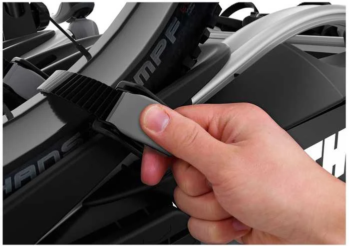 Dviračių laikiklis ant kablio 3 dviračiams Thule VeloCompact 3 (+1), 13 pin