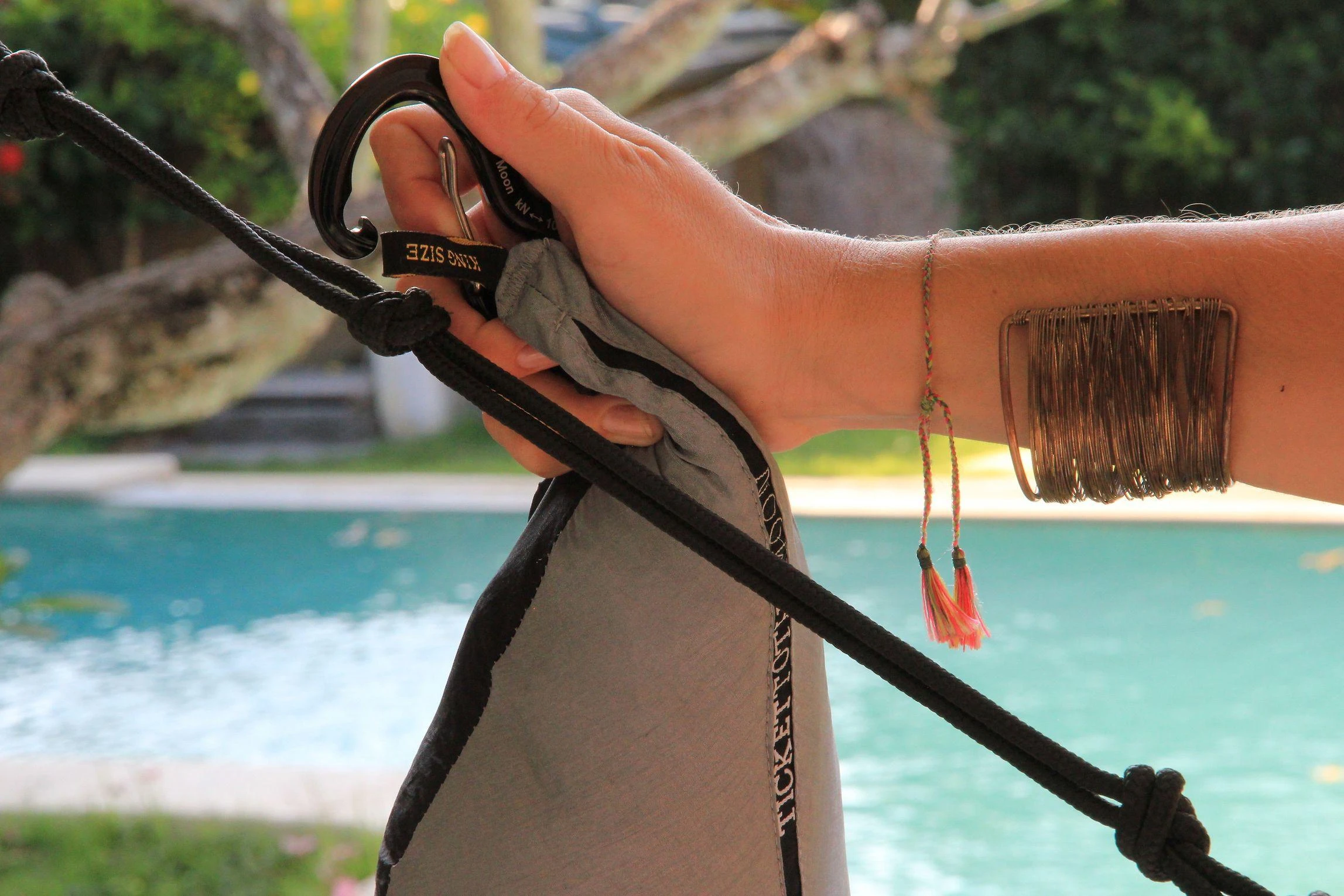Ticket To The Moon Carabiner kabliukai hamakams tvirtinti, juoda 10 kN