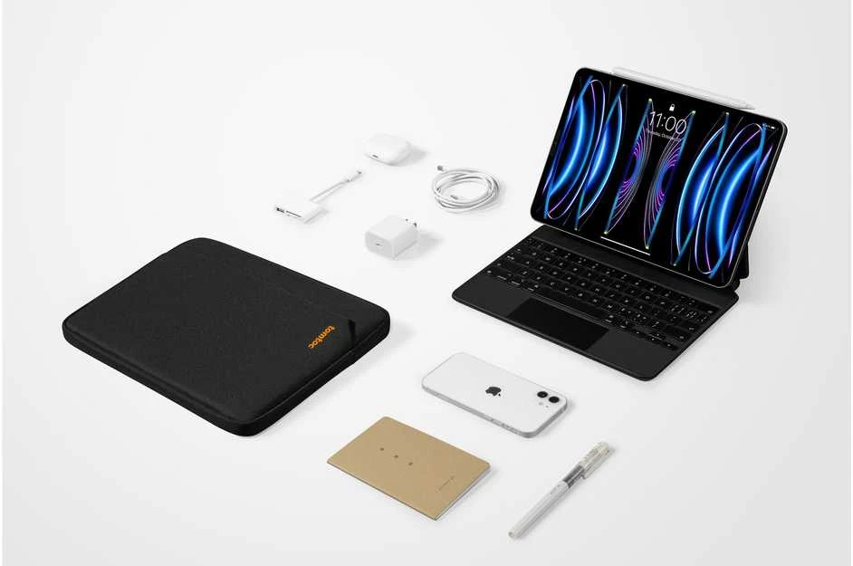 Tomtoc Light-B18 T iPad 11'' dėklas (juodas)