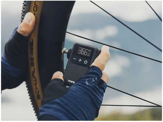Topeak E-Booster Digital Mini pumppu