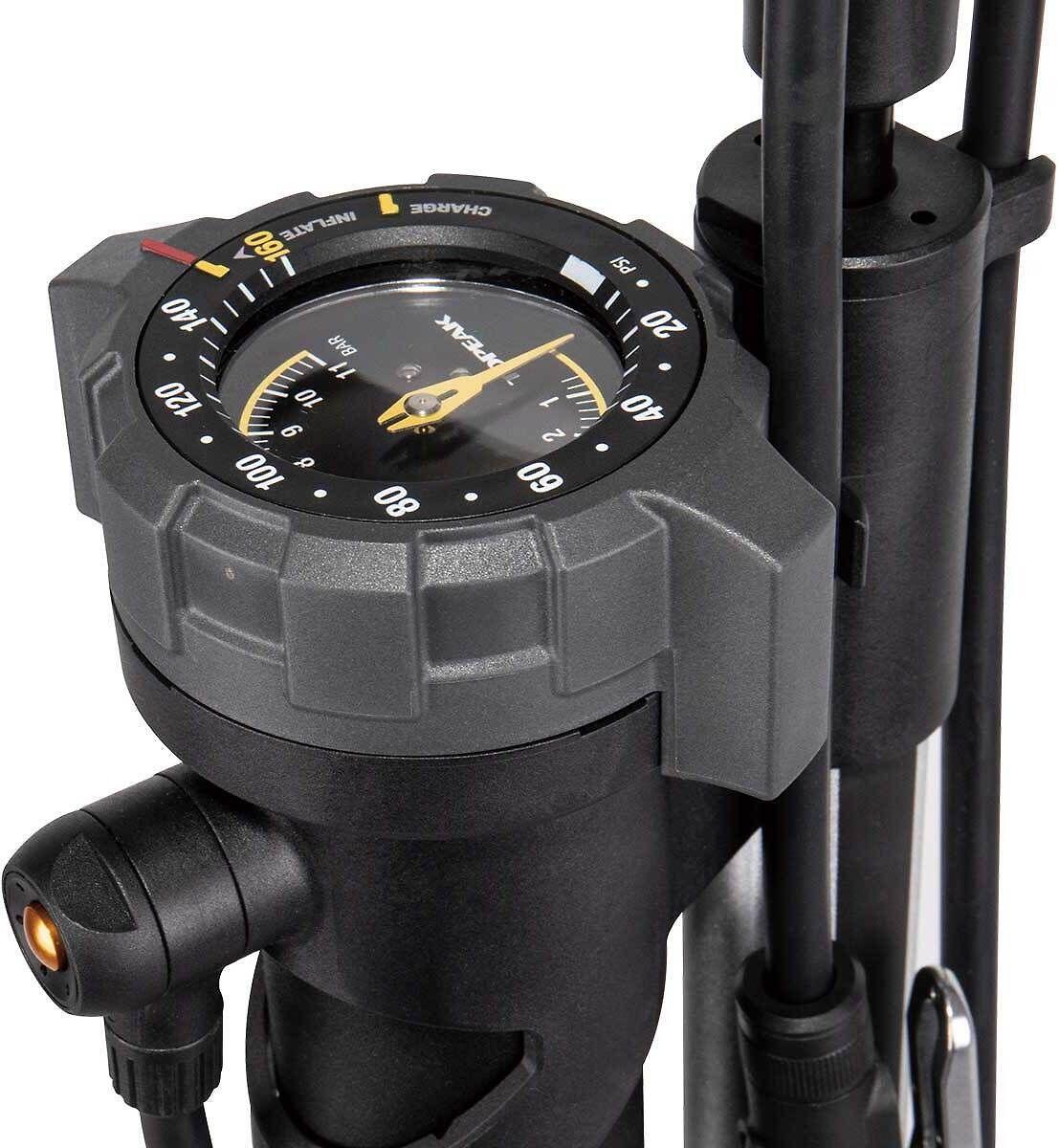 Topeak Joeblow Booster -jalkapumppu painesäiliöllä