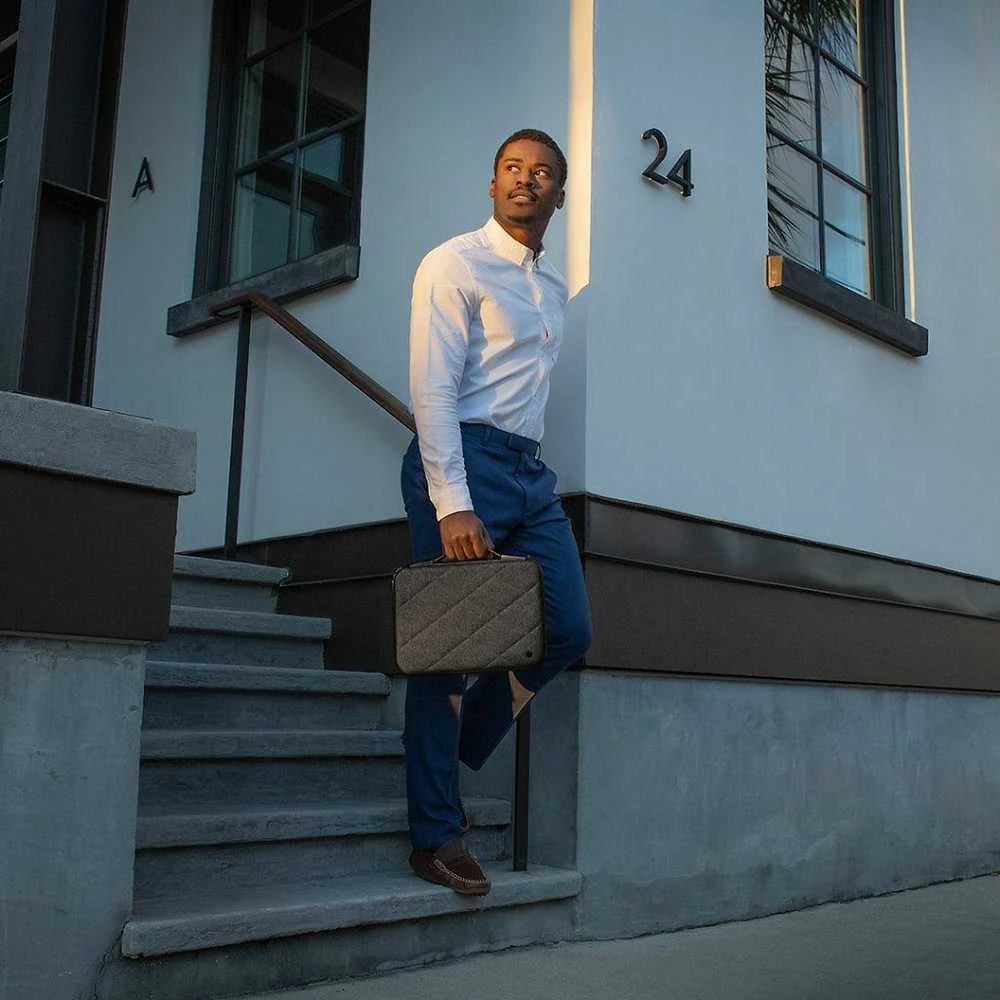 „Twelve South“ dėklas „MacBook Pro 16“ – tamsiai pilka