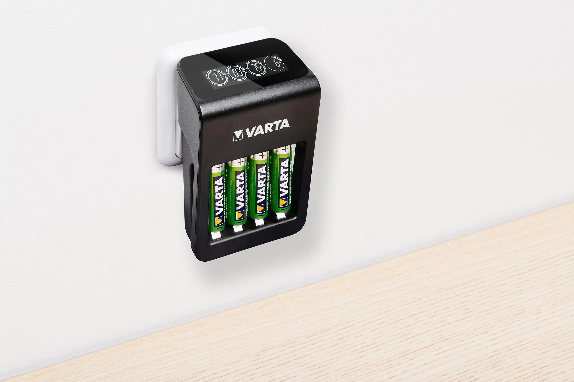 Blow VARTA LCD PLUG+4xAA 2100mAh įkroviklis