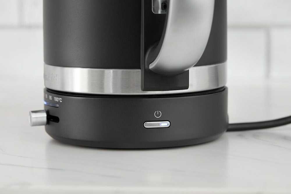 Virdulys KitchenAid 5KEK1701EBM vedenkeitin, mattamusta