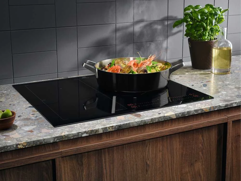 Indukcinė kaitlentė  Electrolux HOB660BMF 700 SenseBoil